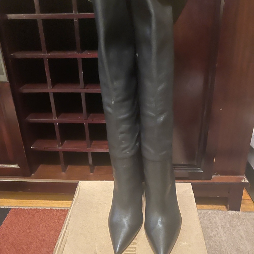 Steve Madden boots size 9